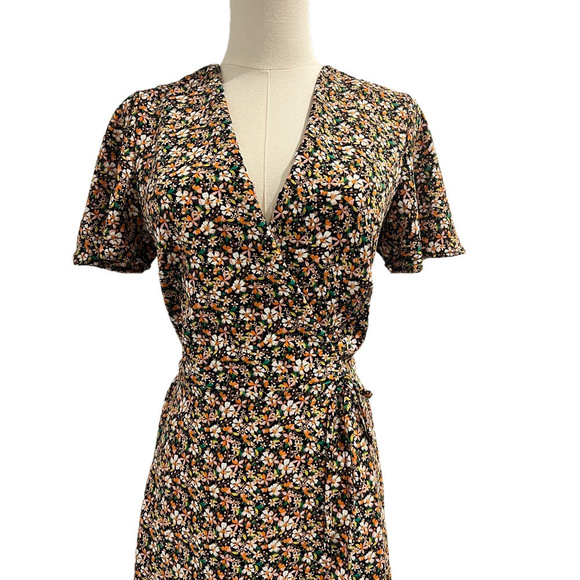 NWT- Monteau Los Angeles Women’s Faux Wrap Dress Size Small - Picture 5 of 8